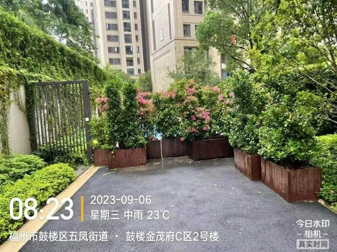 pg电子福州金茂府住户分三六九等？安置房业主呐喊：还我通行权！(图1)