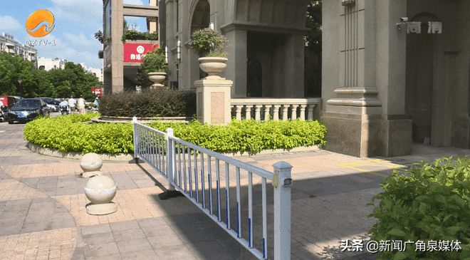 pg电子游戏娱乐官网泉州市区：这个小区物业设闸阻碍消防通道！(图3)